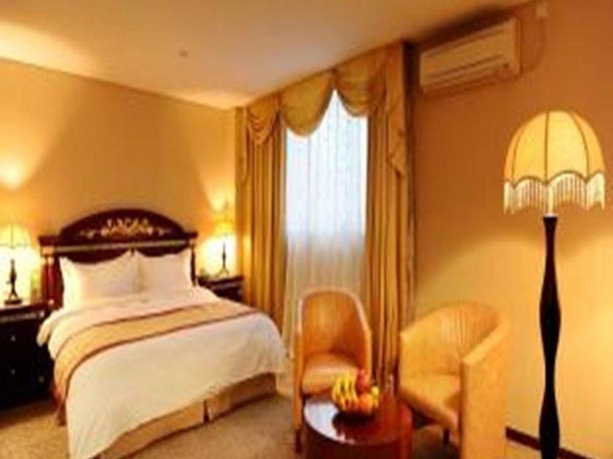 Sovereign Business 4*