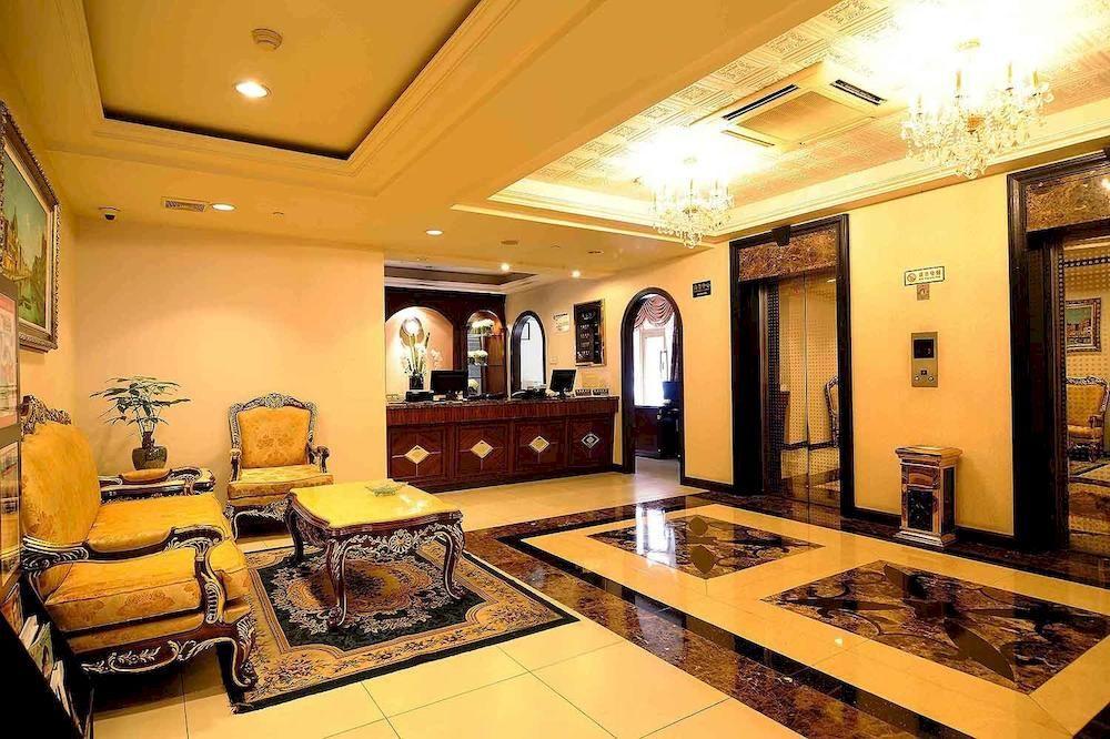 Sovereign Business 4*