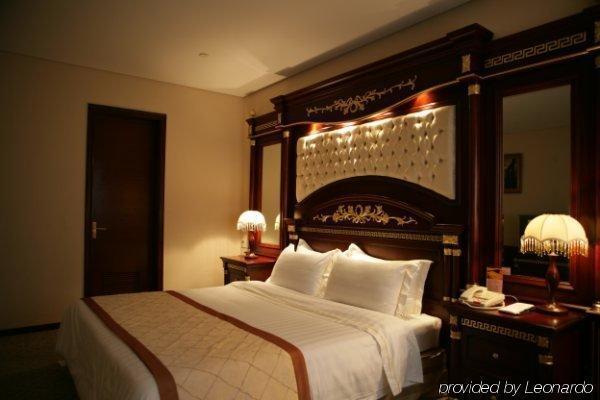 Sovereign Business Hotel 4*